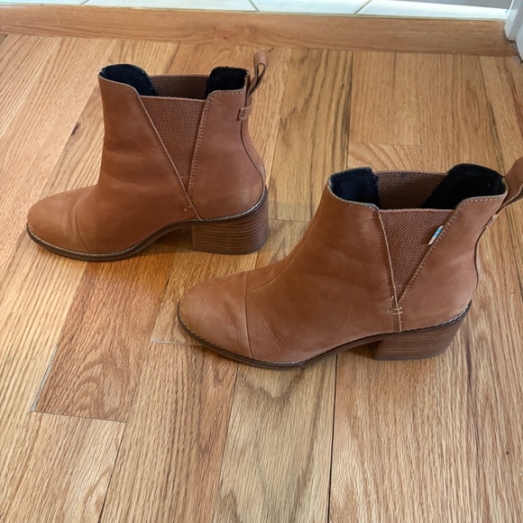 Brown booties - Picture 2 of 3